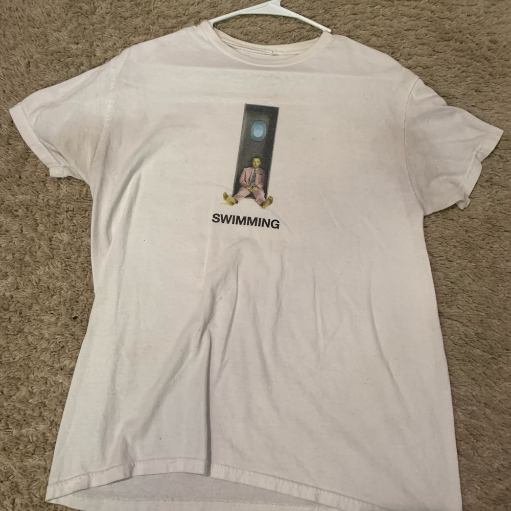 white graphic tee
